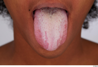 Dejavee Ford tongue 0001.jpg